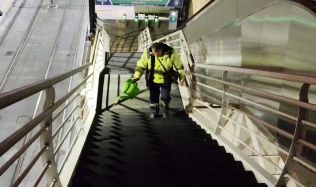 Kocaeli’de üst geçitlere buzlanma müdahalesi