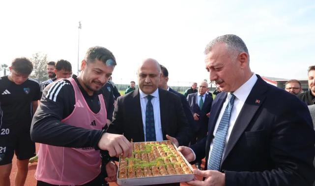 Kocaelispor’a Başkan Büyükakın’dan moral veren ziyaret