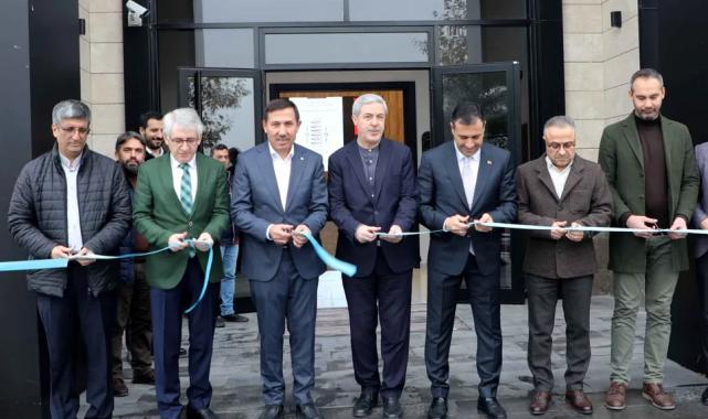 Konya’da “Mesneviden İnciler” hat sergisi açıldı