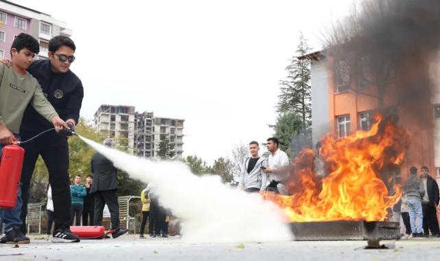 Konya’da özel gereksinimli bireylere afet eğitimi
