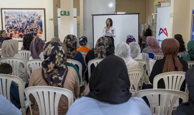 Mersin’de ev kadınlarına ufuk açan eğitim programı