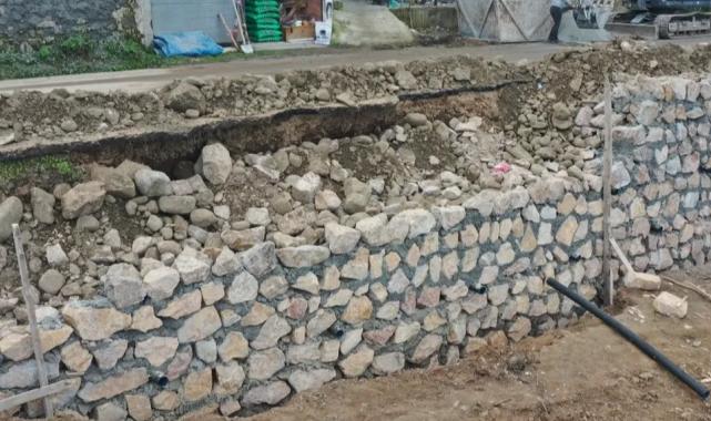 Ordu Büyükşehir’den Yukarıtepe’de taş duvar çalışması