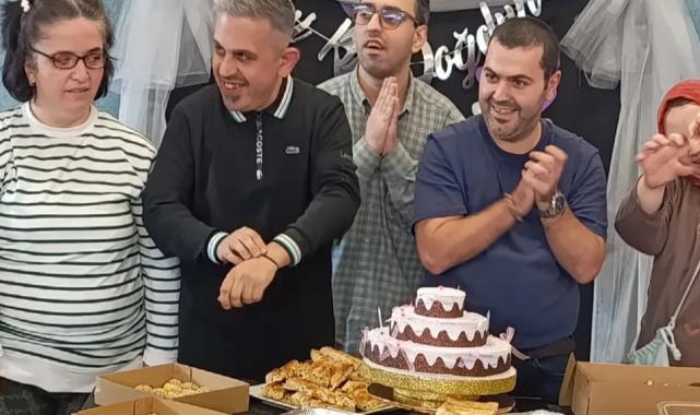 Sakarya’da özel çocuklara kemençe ve horonla doğum günü coşkusu