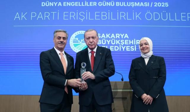 Sakarya’nın toplu taşımada engelleri kaldıran uygulamasına Cumhurbaşkanı Erdoğan’dan ödül