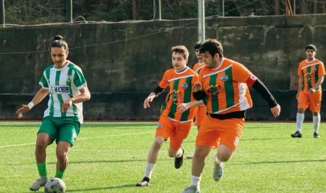 Yeşil Artvinspor U18 ligin ilk yarısını lider bitirdi