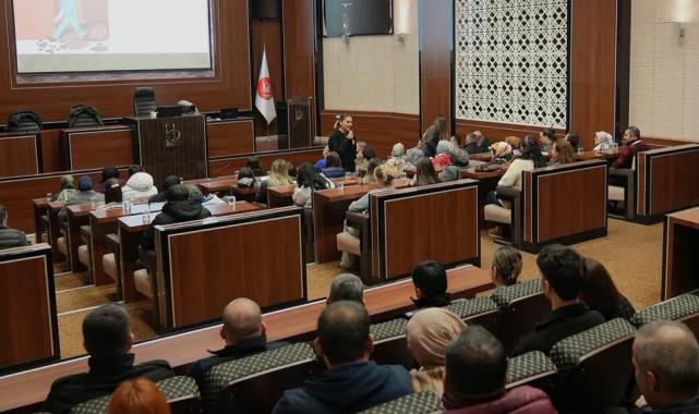 Ankara Keçiören’de belediye personeline ‘narko rehber’ eğitimi