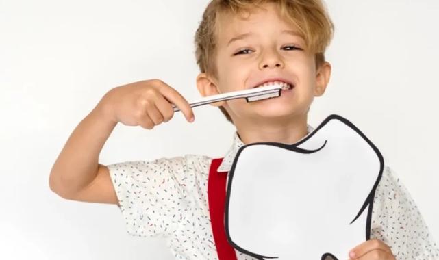 Çocuklarda elektrikli diş fırçası dikkat istiyor