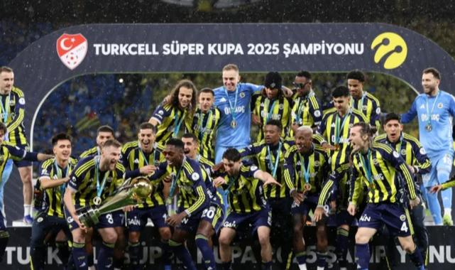 Cumhurbaşkanı Erdoğan’dan Süper Kupa’yı kazanan Fenerbahçe’ye tebrik