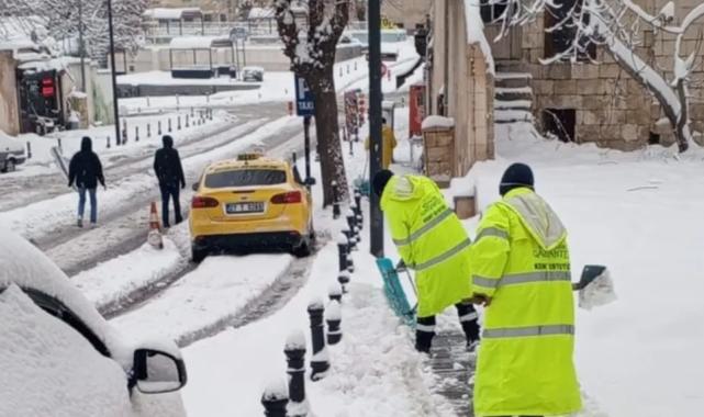 Gaziantep karla mücadelede yaya güvenliğini aksatmıyor