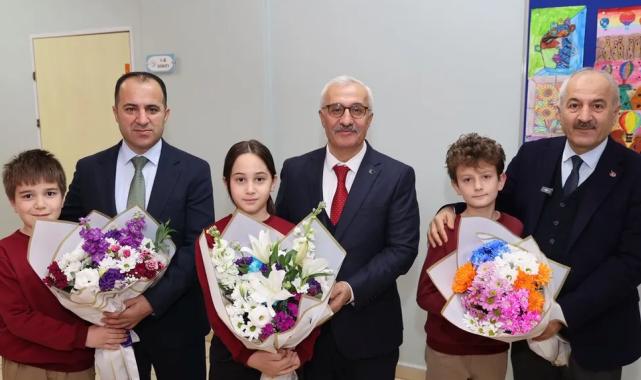 Gebze’de yarıyıl karneleri Sultan Ayhan İlkokulu’nda dağıtıldı