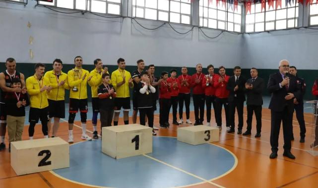 İstanbul İtfaiyesi Spor Turnuvası’nda kupalar sahiplerini buldu