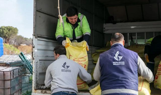 İzmir Güzelbahçe’den çiftçiye gübre desteği