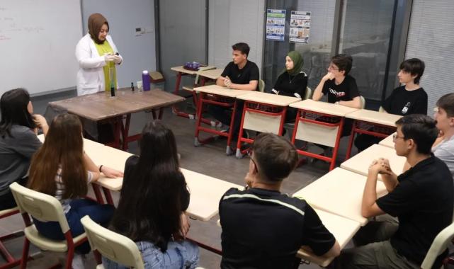 Kocaeli’de Akademi Liseler geleceği şekillendiriyor