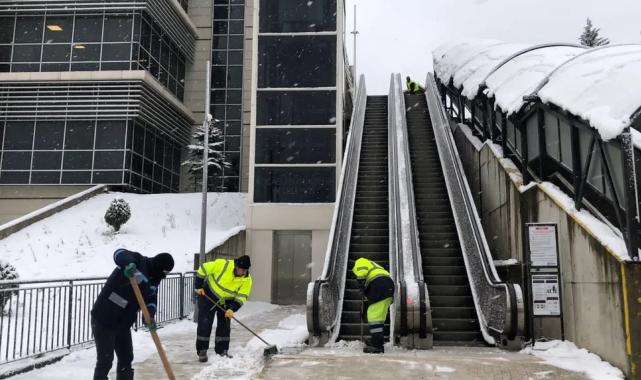 Kocaeli’de karla mücadelede 7/24 görevde