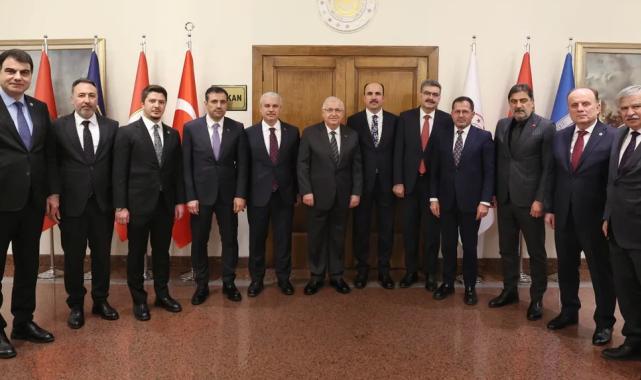 Konya heyetinden Milli Savunma Bakanı Yaşar Güler’e ziyaret