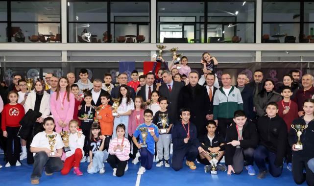 Konya Karatay’da tenis heyecanı ödülle taçlandı