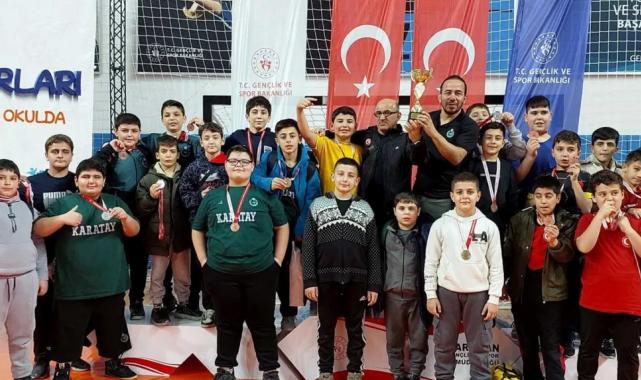 Konya Karataylı güreşçiler Türkiye ikincisi oldu
