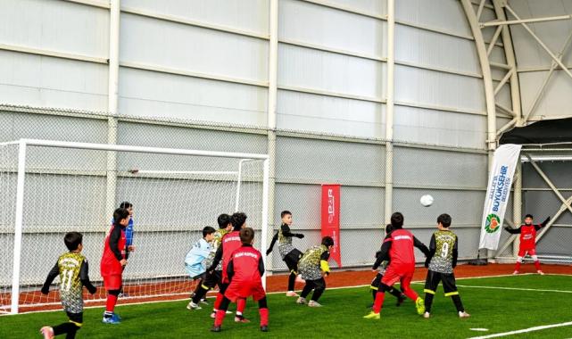 Malatya’da ‘Minikler Yarıyıl Futbol Şenliği’ turnuvası başladı
