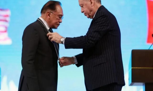 Malezya Başbakanı’na Cumhuriyet Nişanı