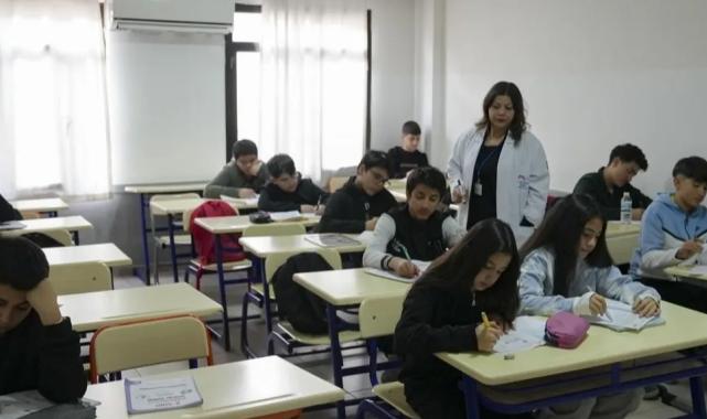 Mersin’de 8 bin 600 öğrenciye ücretsiz sınav desteği