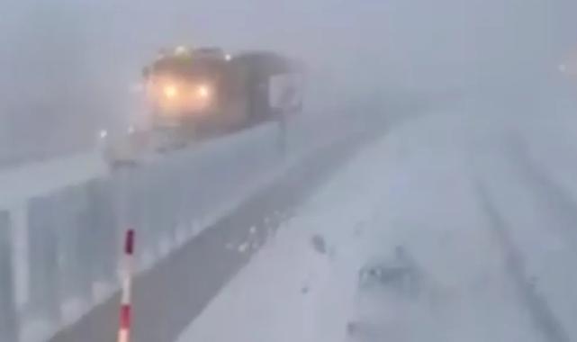 Sürücüler dikkat! D-100 Bolu Dağı Geçidi’nde kar ve buzlanma