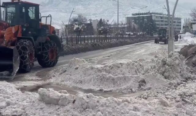 Tunceli’de motokuryeler ile kış lastiği olmayan araçlar 5 gün trafik yasak