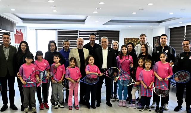 Antalya Muratpaşa’da minik raketler turnuva yolunda