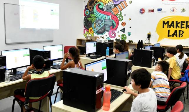 Antalya’da çocuklara robotik kodlama eğitimi