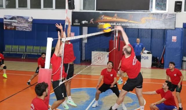 Artvinspor, kadın ve erkek bölgesel voleybol ligine hazırlanıyor