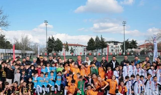 Denizli’de minik futbolculardan muhteşem final
