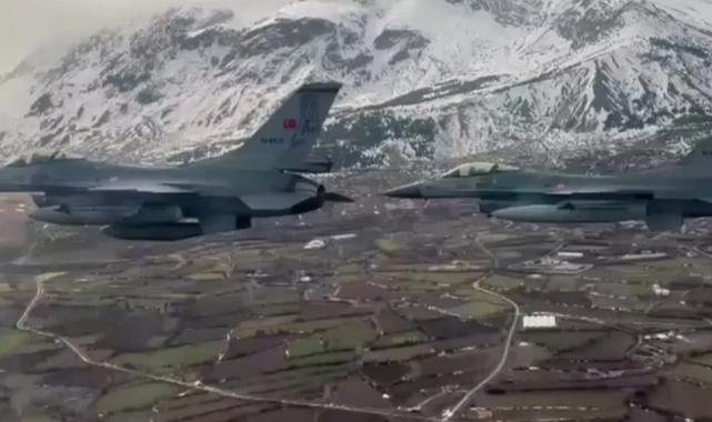 Erzincan semalarında muharip uçak geçişi