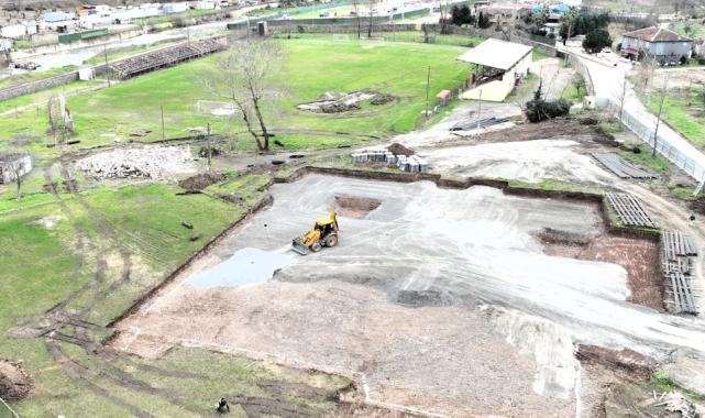 Gölcük Spor Kompleksi’ne ilk kazma vuruldu