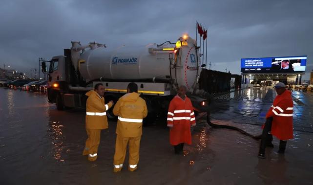 İzmir’de deniz seviyesi hareketliliğine anlık müdahale