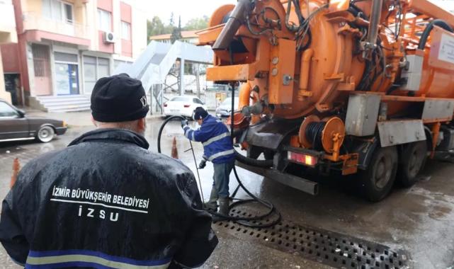 İzmir’de kuvvetli yağış ve fırtına alarmı