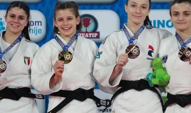 Kağıtspor’dan madalya yağmuru