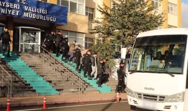 Kayseri’de FETÖ’ye 54 tutuklama