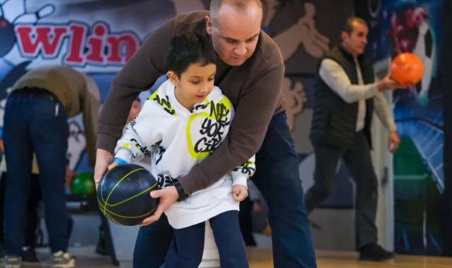Kocaeli’nin Bilgievleri’nden baba-oğul bowling turnuvası