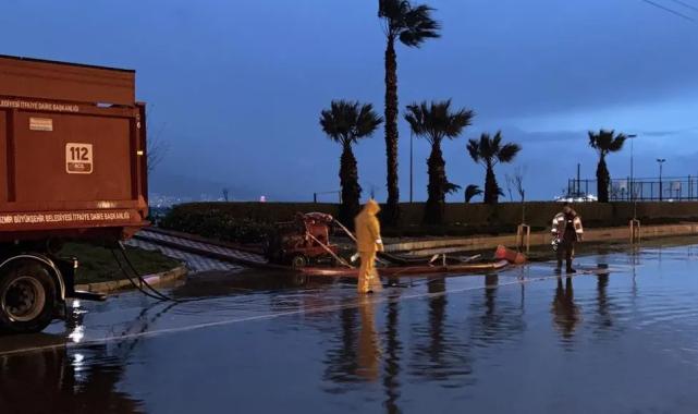 Lodos İzmir Körfezi’ni yükseltti