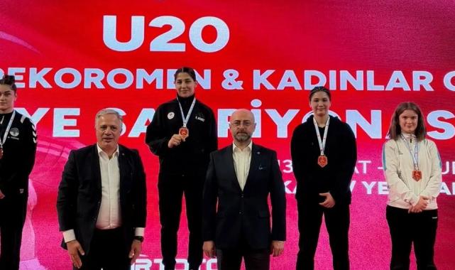 Nevşehirli güreşçiler dereceleri sıraladı