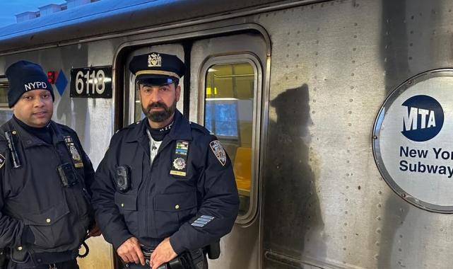 Queens metrosunun başında bir Türk