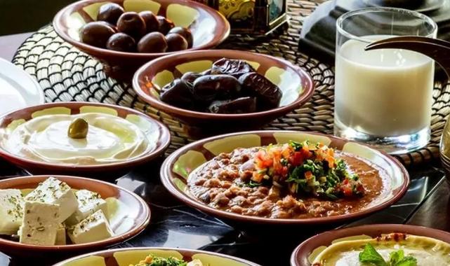 Uzmanı uyardı: Sahuru atlamayın, iftarı yavaş yapın