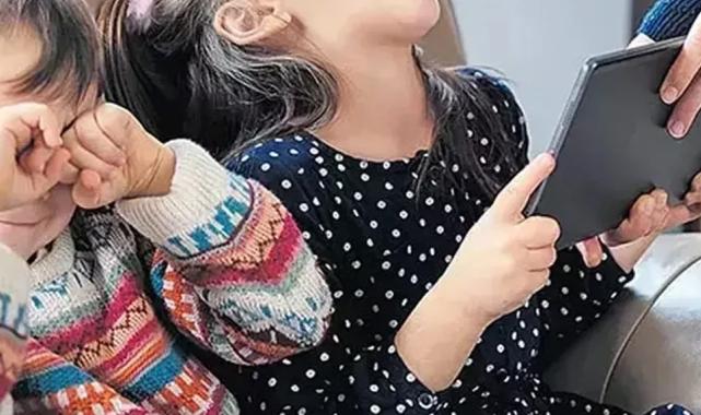 15 yaş altına sosyal medya düzenlemesi geliyor… Doğum ve babalık izinleri artıyor!