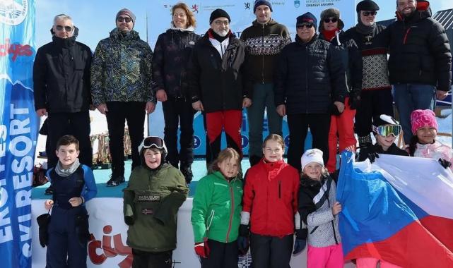 5’nci Diplomatik Kayak Yarışı nefesleri kesti