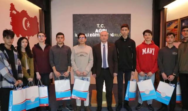 Ağrılı öğrencişler Batman’da TÜBİTAK’ta ödüllendirildi