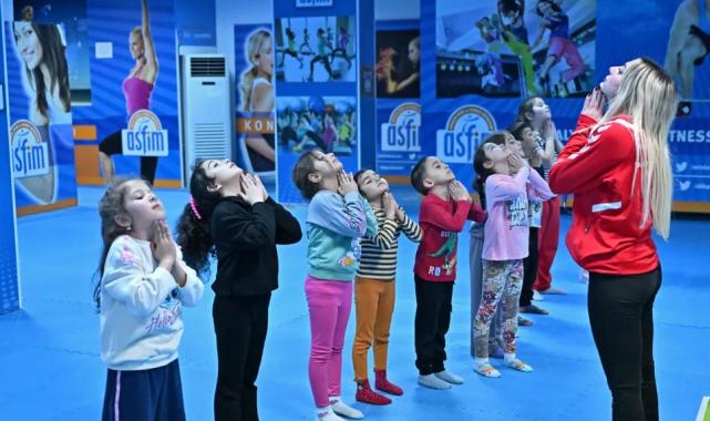 Antalya’da minikler sporla öğreniyor