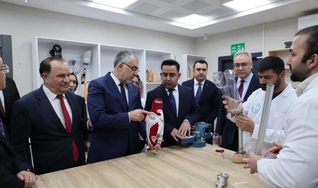 Bakan Işıkhan’dan Gaziantep’te o merkeze ziyaret