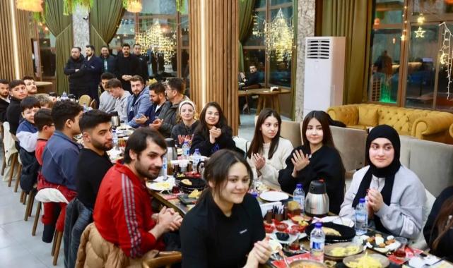 Başkan Rasim Arı Nevşehirli sporcularla sahurda buluştu