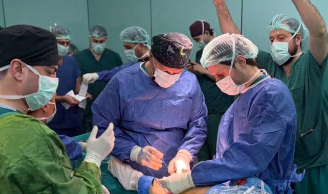 DEÜ’de menisküs cerrahisinde Türkiye’de bir ilk gerçekleşti