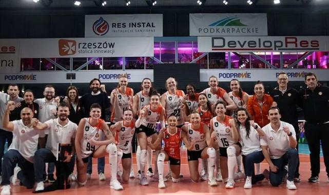 Eczacıbaşı Dynavit adını dörtlü finale yazdırdı!