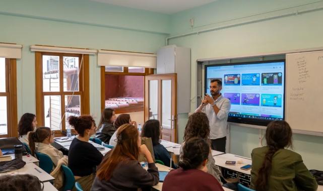 İBB Gençlik Ofisleri’nde yılın ilk eğitimleri sürüyor